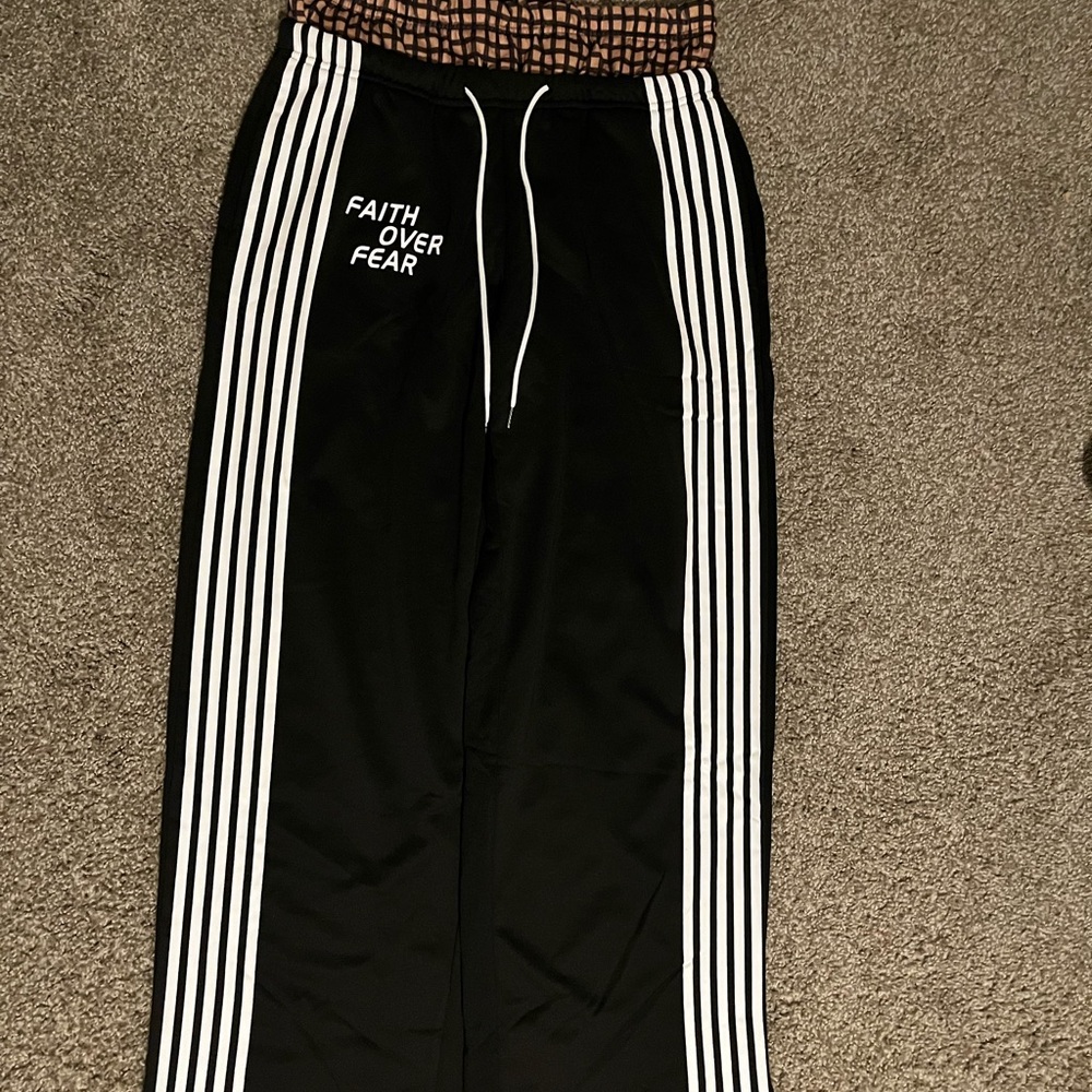 Men’s black double waisted sweat pants